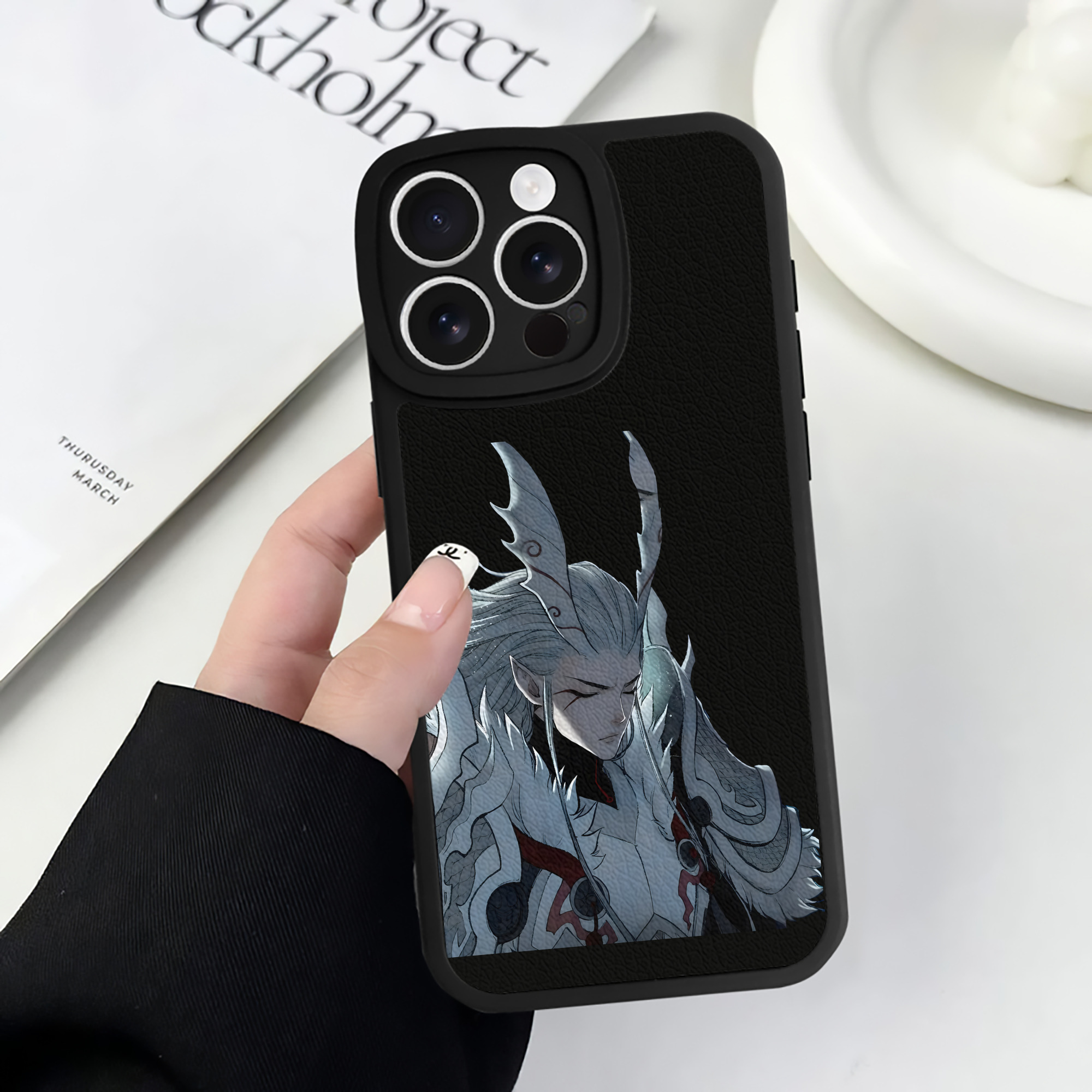 （画像用） Ne Zha 2 ナタ 魔童の大暴れ 【iPhone 16シリーズ対応】シリコンスマホケース（レザー調） 材質：シリコン